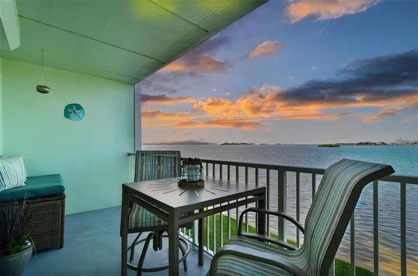 $349,900 | 464 North Paula Drive, Unit 221, Dunedin, FL 34698