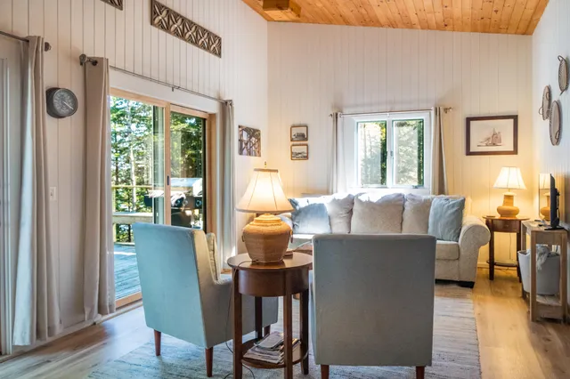 $2,495,000 | 17 Bayberry Lane, Tremont, ME 04612