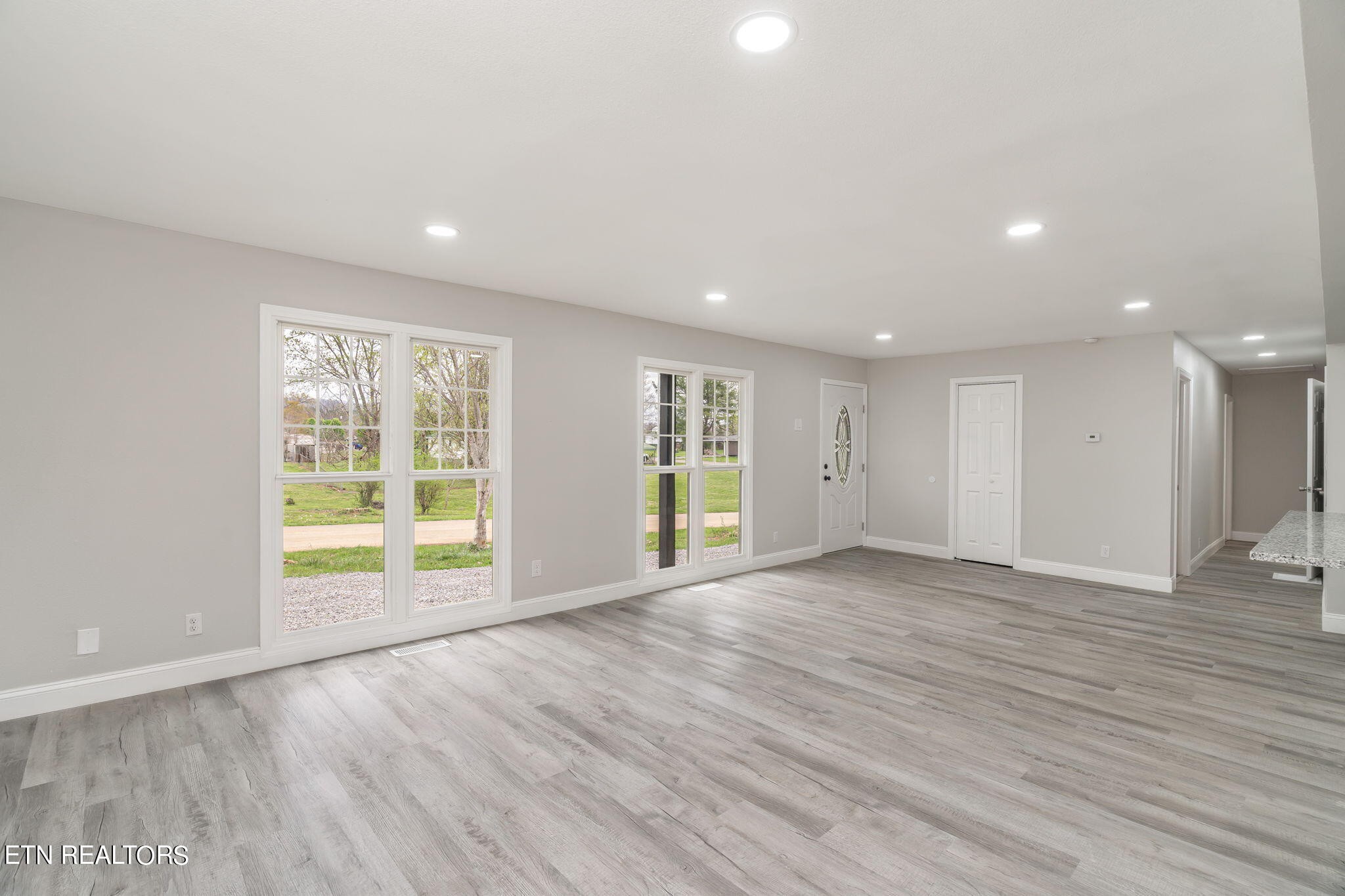 218 Oakmont Road Bean Station, TN 37708 - Photo 6 of 32 Gallery Image 6