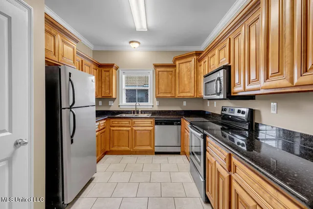 $2,000 | 13727 Fox Hill Drive, Gulfport, MS 39503