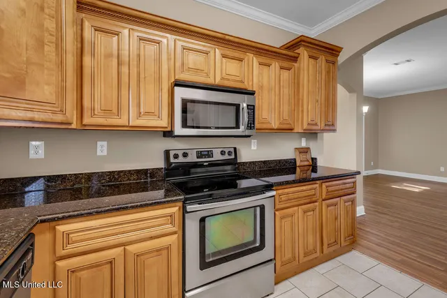 $2,000 | 13727 Fox Hill Drive, Gulfport, MS 39503