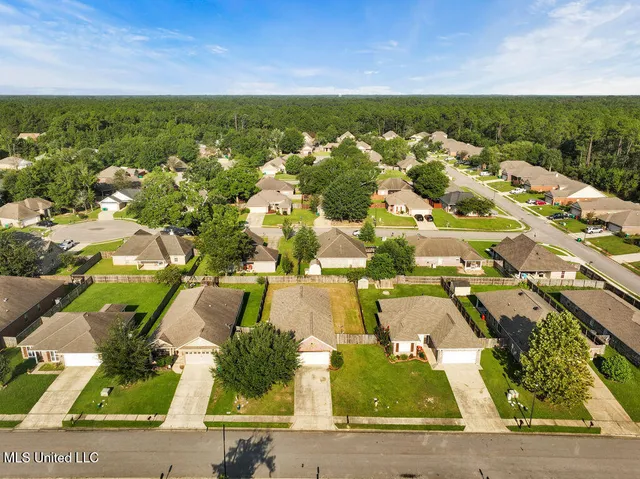 $2,000 | 13727 Fox Hill Drive, Gulfport, MS 39503