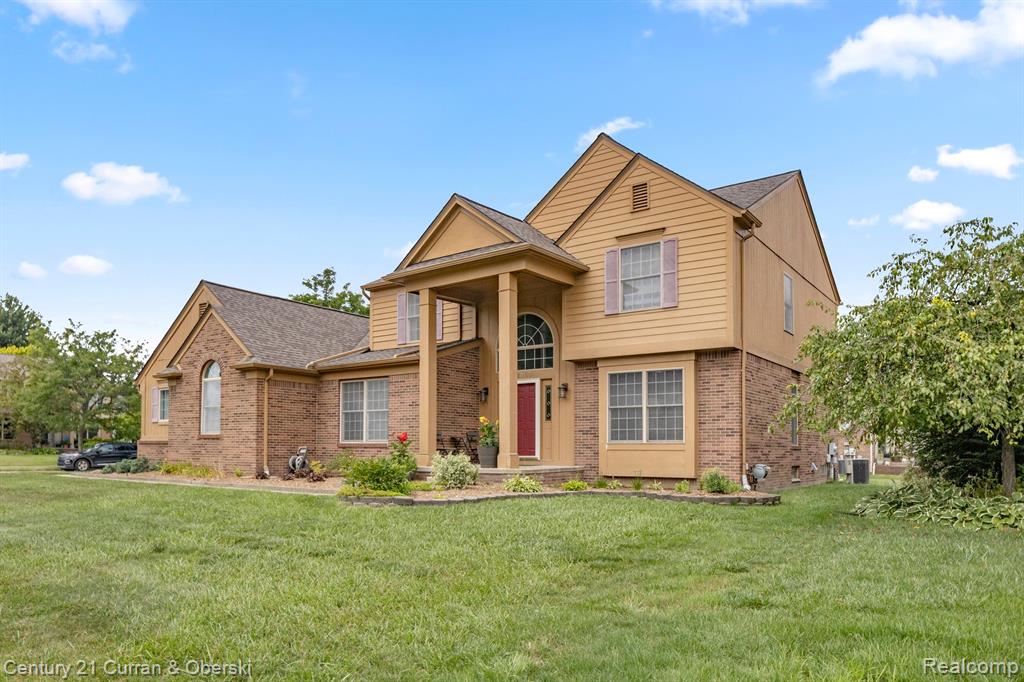 2843 Santia Road Troy, MI 48085 - Photo 2 of 57