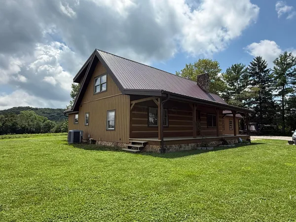 $549,900 | 620 Oak Lane, Kingston, OH 45644