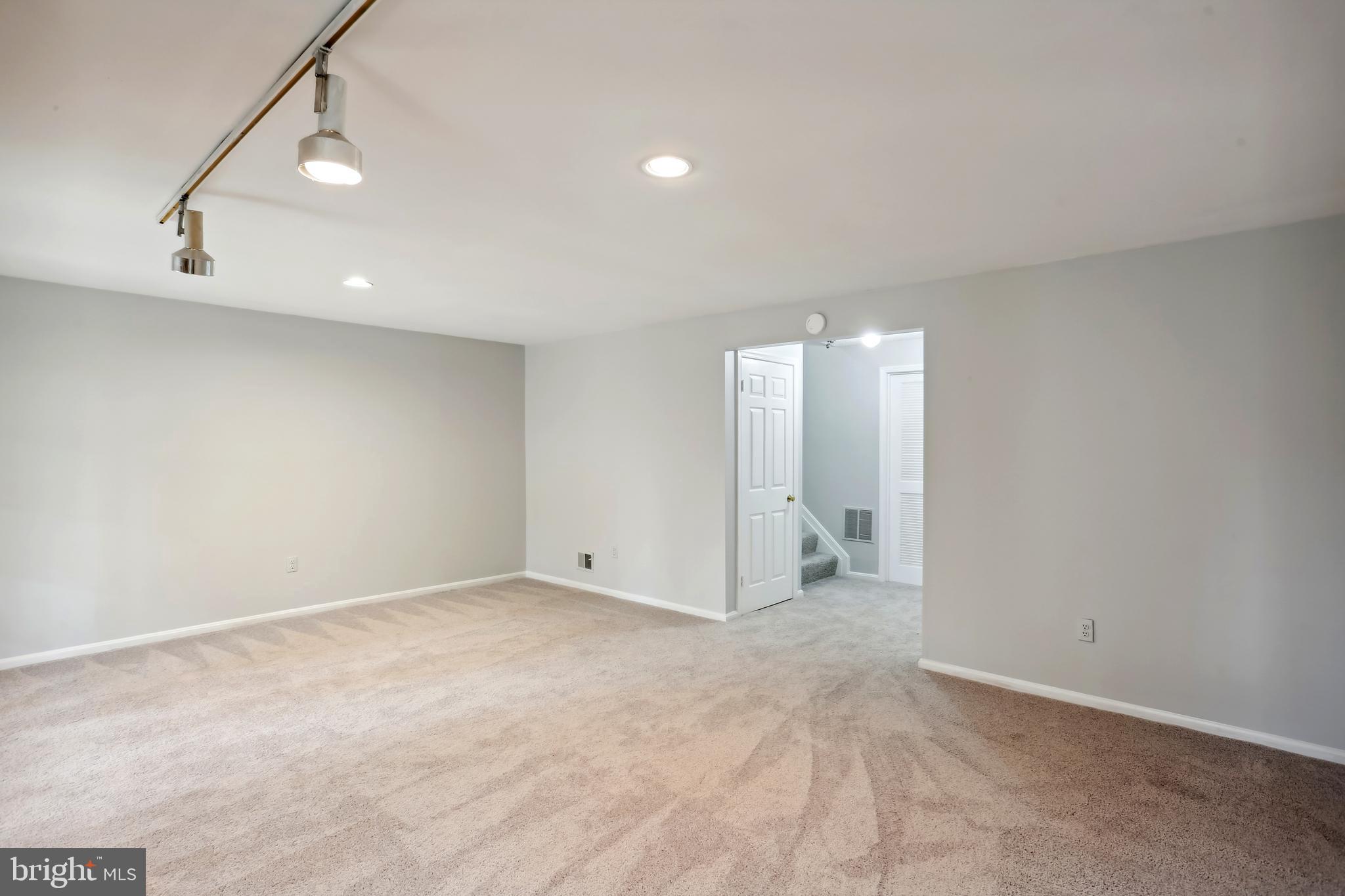 684 Concerto Lane Silver Spring, MD 20901 - Photo 31 of 41 Rec Room