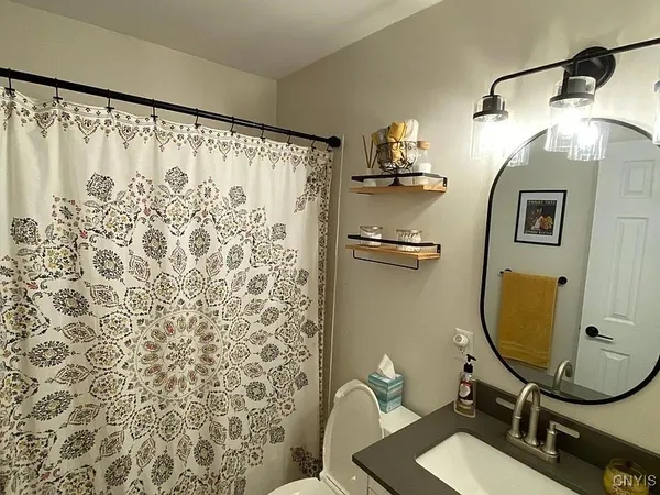 $2,200 | 1318 Ashton Road, Utica, NY 13502