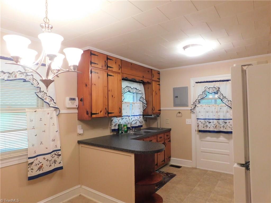 1718 Burch Bridge Road Burlington, NC 27217 - Photo 8 of 18 Gallery Image 8