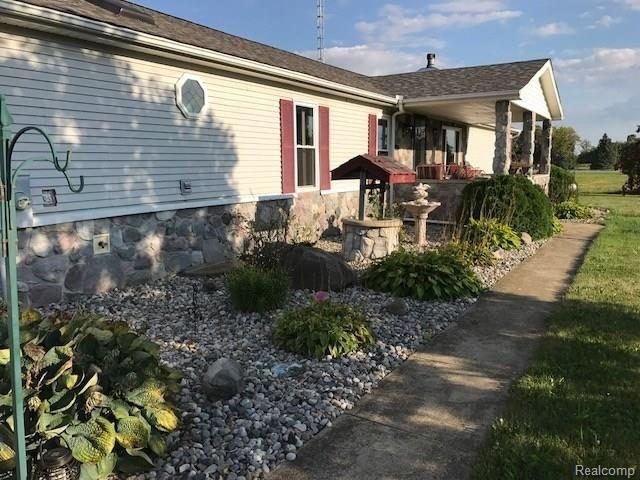 9050 North Center Road Clio, MI 48420 - Photo 3 of 74 center75.jpg