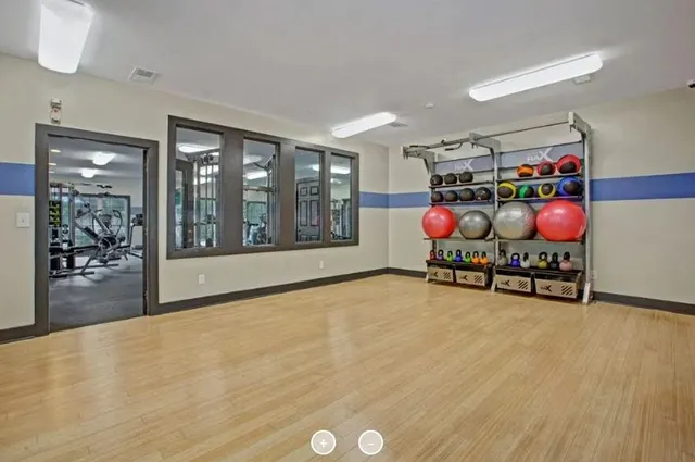 $1,080 | 7150 Peachtree Dunwoody Road, Unit 1016, Atlanta, GA 30328