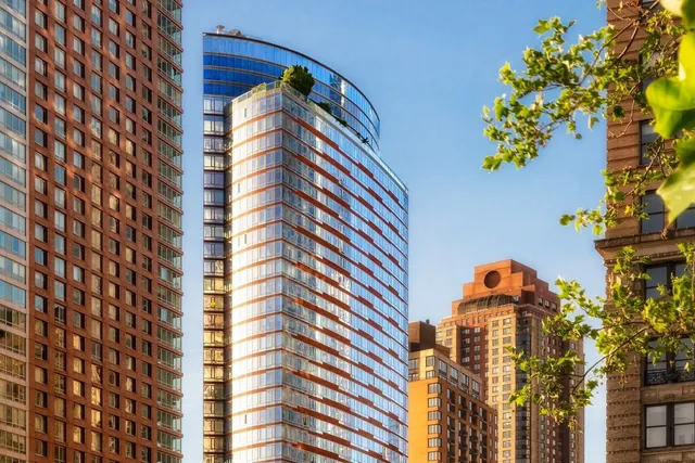 $6,650,000 | 70 Little West Street, Unit 33E | Battery Park City