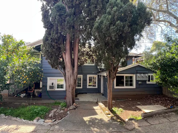 $425,000 | 1129 Magnolia Avenue, Redding, CA 96001