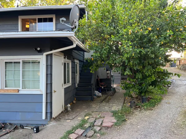 $425,000 | 1129 Magnolia Avenue, Redding, CA 96001