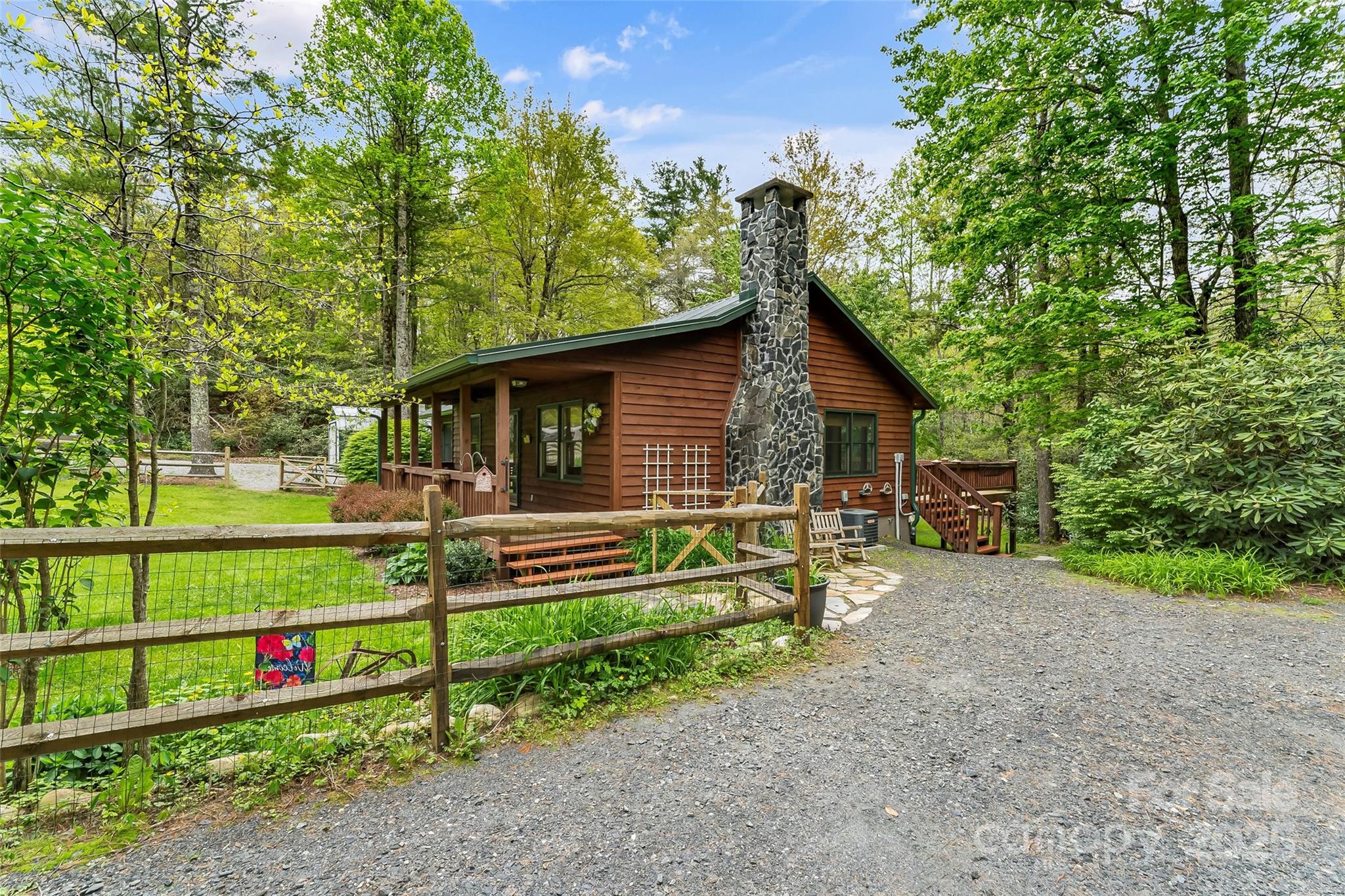 6562 Gingercake Road Newland, NC 28657 - Photo 4 of 39 Gallery Image 4