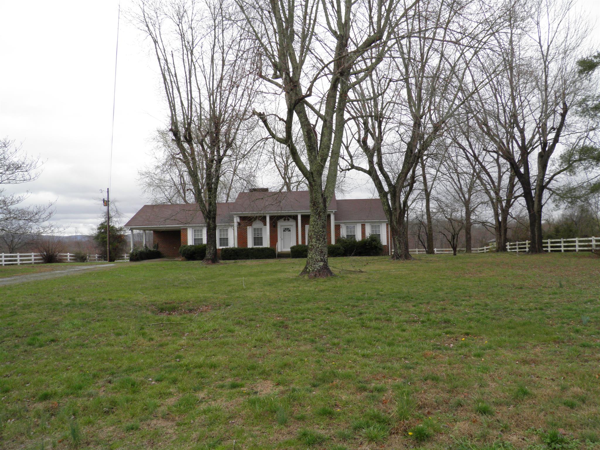 1212 Howell Road Hillsboro, TN 37342 - Photo 2 of 29 Gallery Image 2