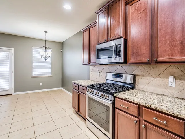 $1,899 | 216 Isabel Lane, Kyle, TX 78640