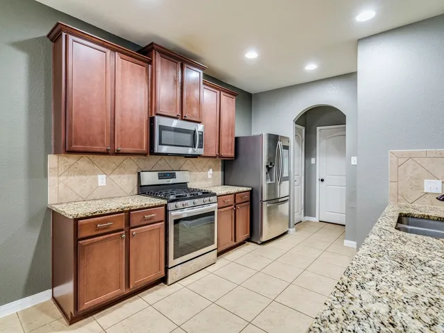 $1,899 | 216 Isabel Lane, Kyle, TX 78640