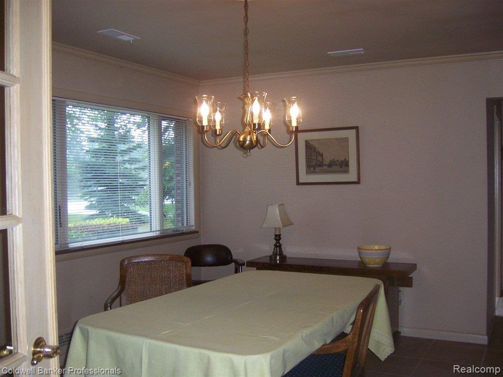 3824 West Maple Road Bloomfield Hills, MI 48301 - Photo 5 of 18 102_7760.JPG