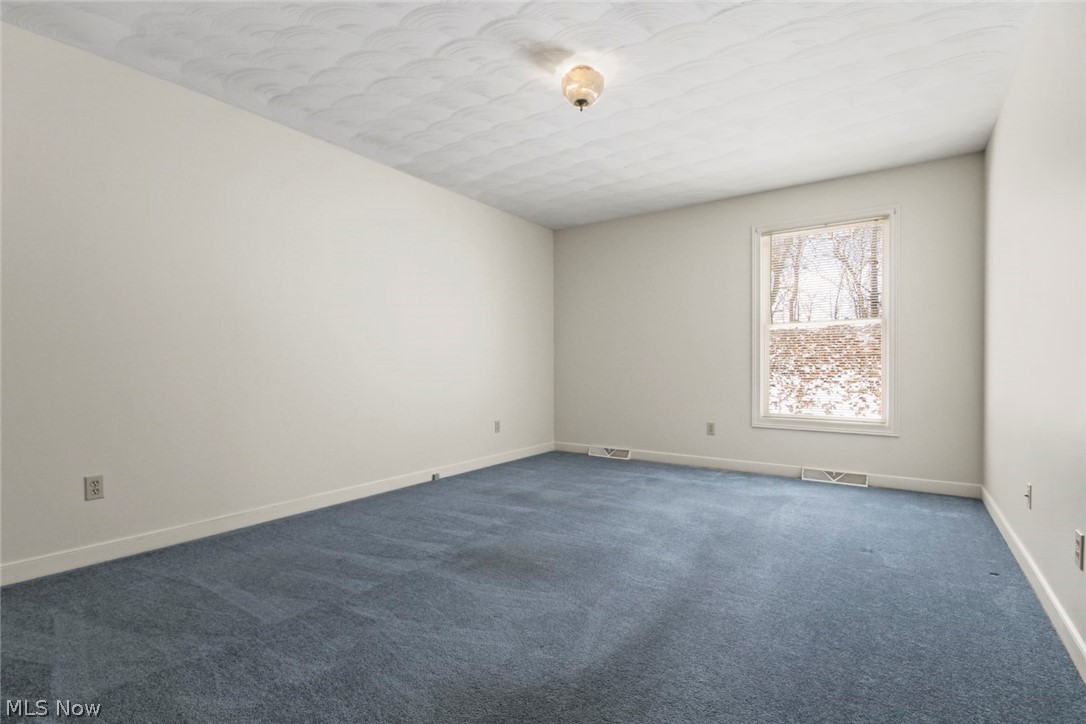 163 Mathews Road, Unit A Youngstown, OH 44512 - Photo 6 of 14 Gallery Image 6