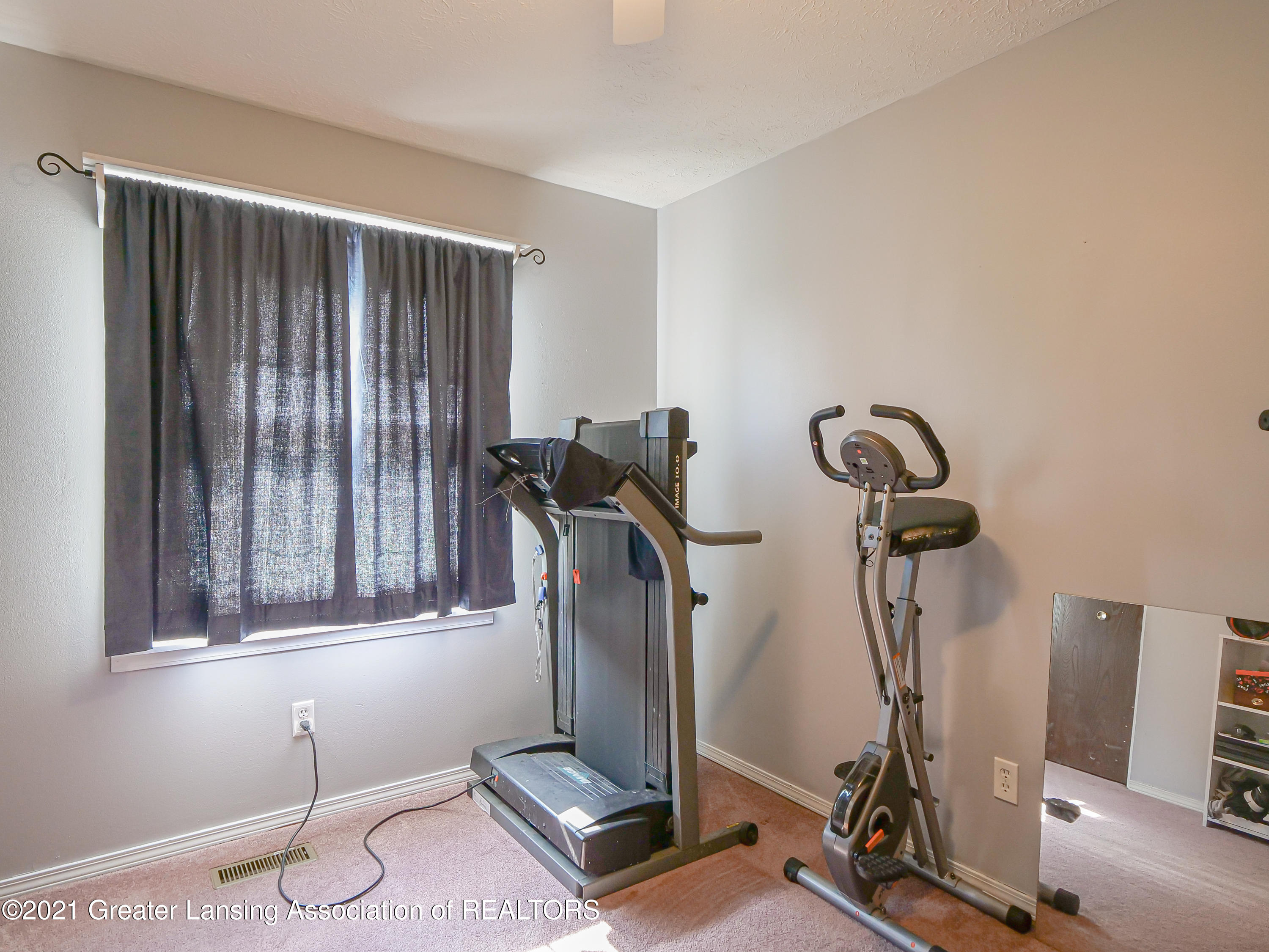 2353 North Hartel Road Charlotte, MI 48813 - Photo 20 of 41 2352_N_Hartel_Rd-23