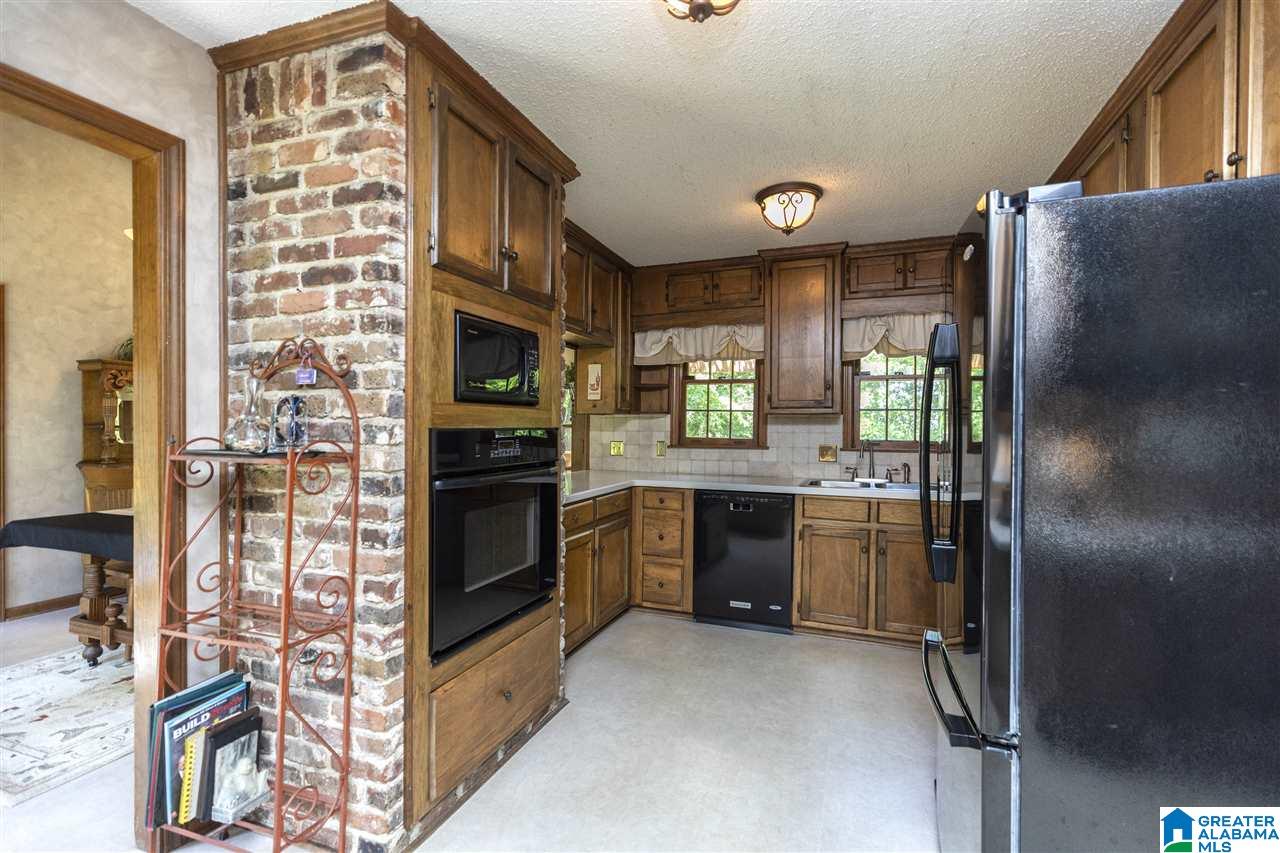 2612 Southminster Road Birmingham, AL 35243 - Photo 15 of 35