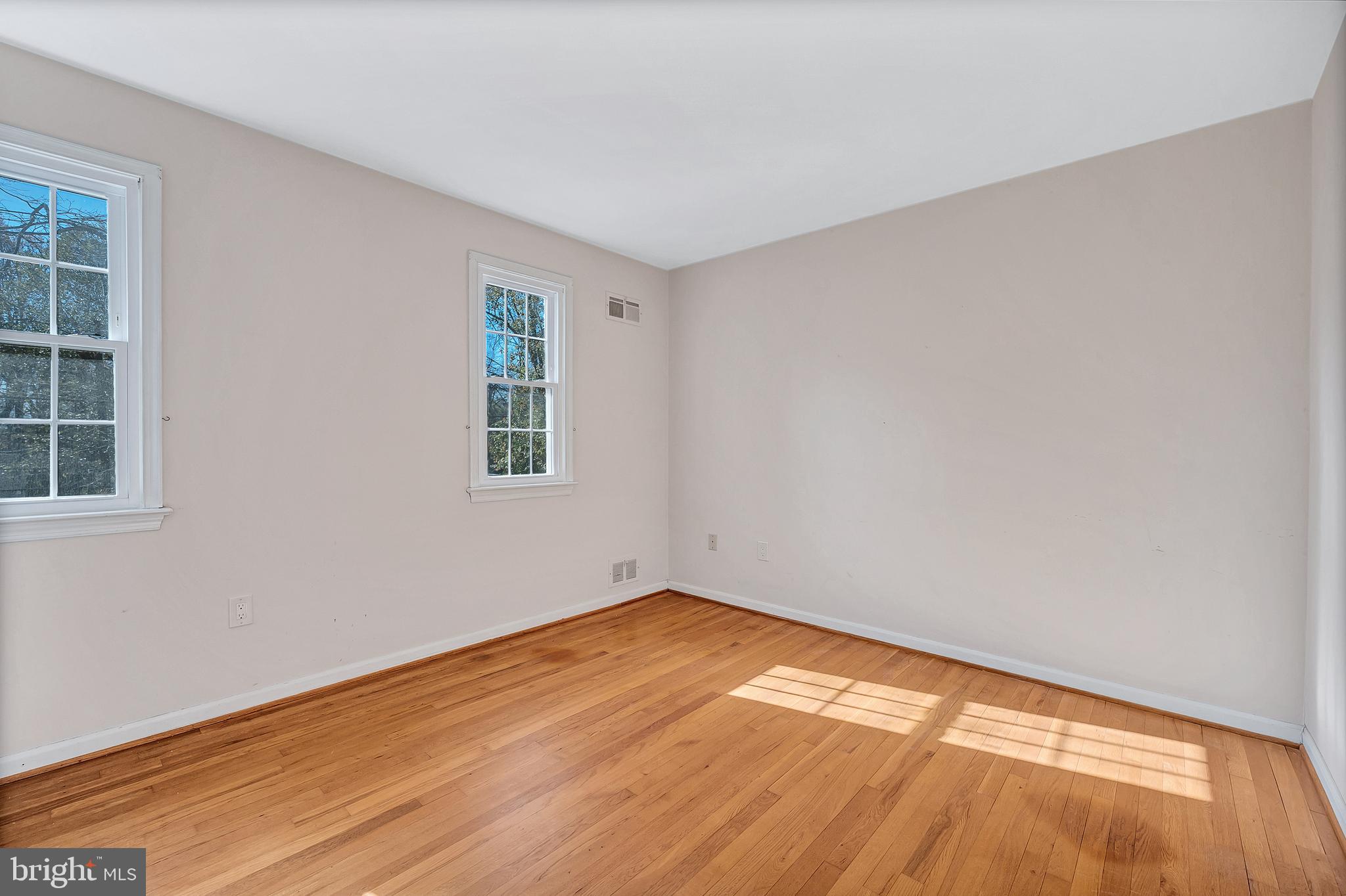 8617 Atwell Road Potomac, MD 20854 - Photo 22 of 39 an empty room with a window