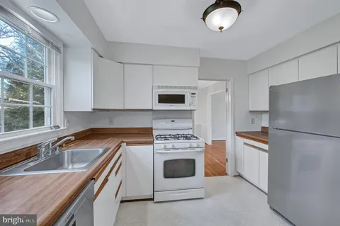 $929,000 | 8617 Atwell Road, Potomac, MD 20854