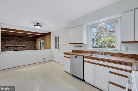 $929,000 | 8617 Atwell Road, Potomac, MD 20854