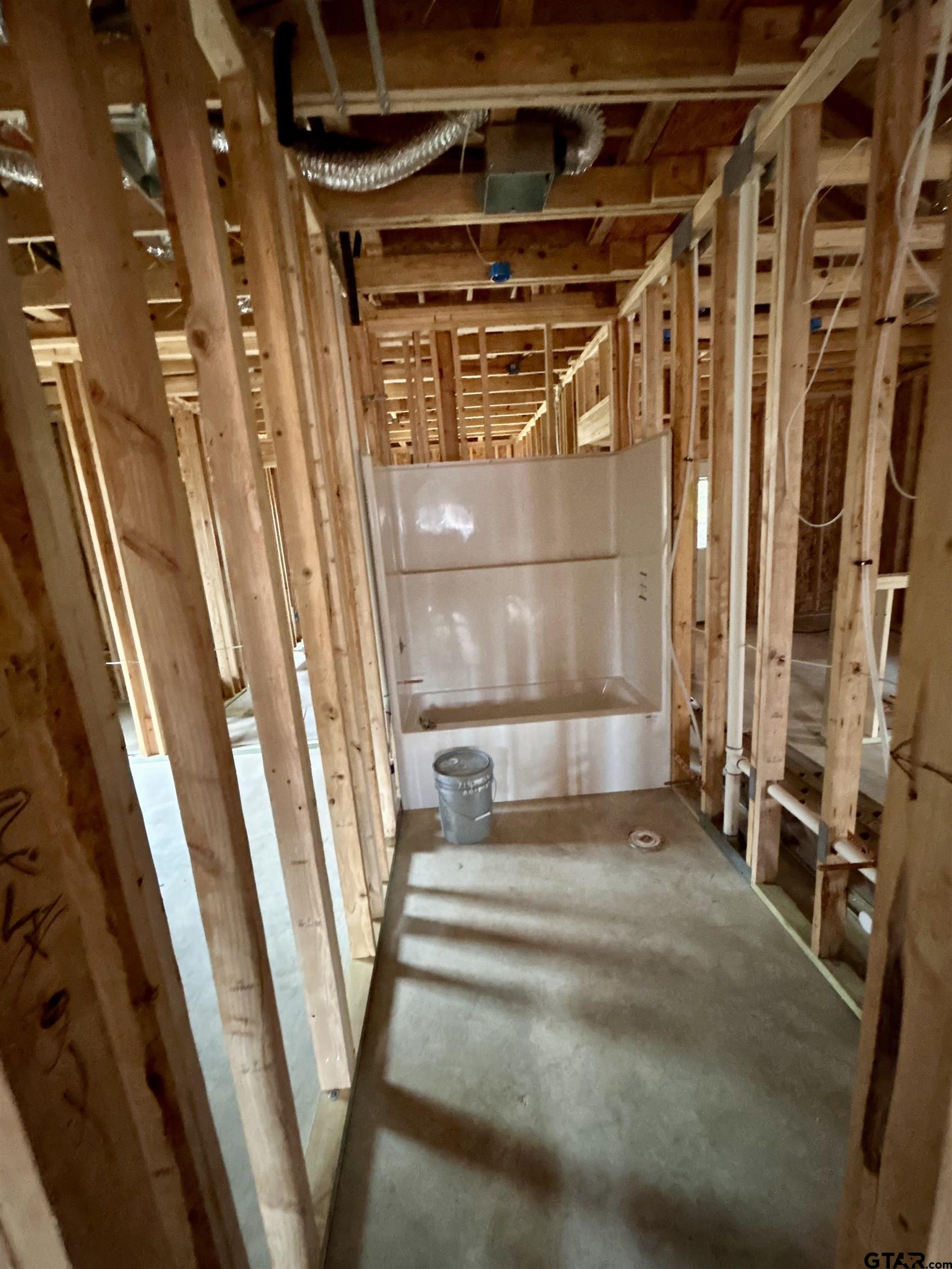 614 Oak Street Longview, TX 75605 - Photo 7 of 10 a view of an empty room