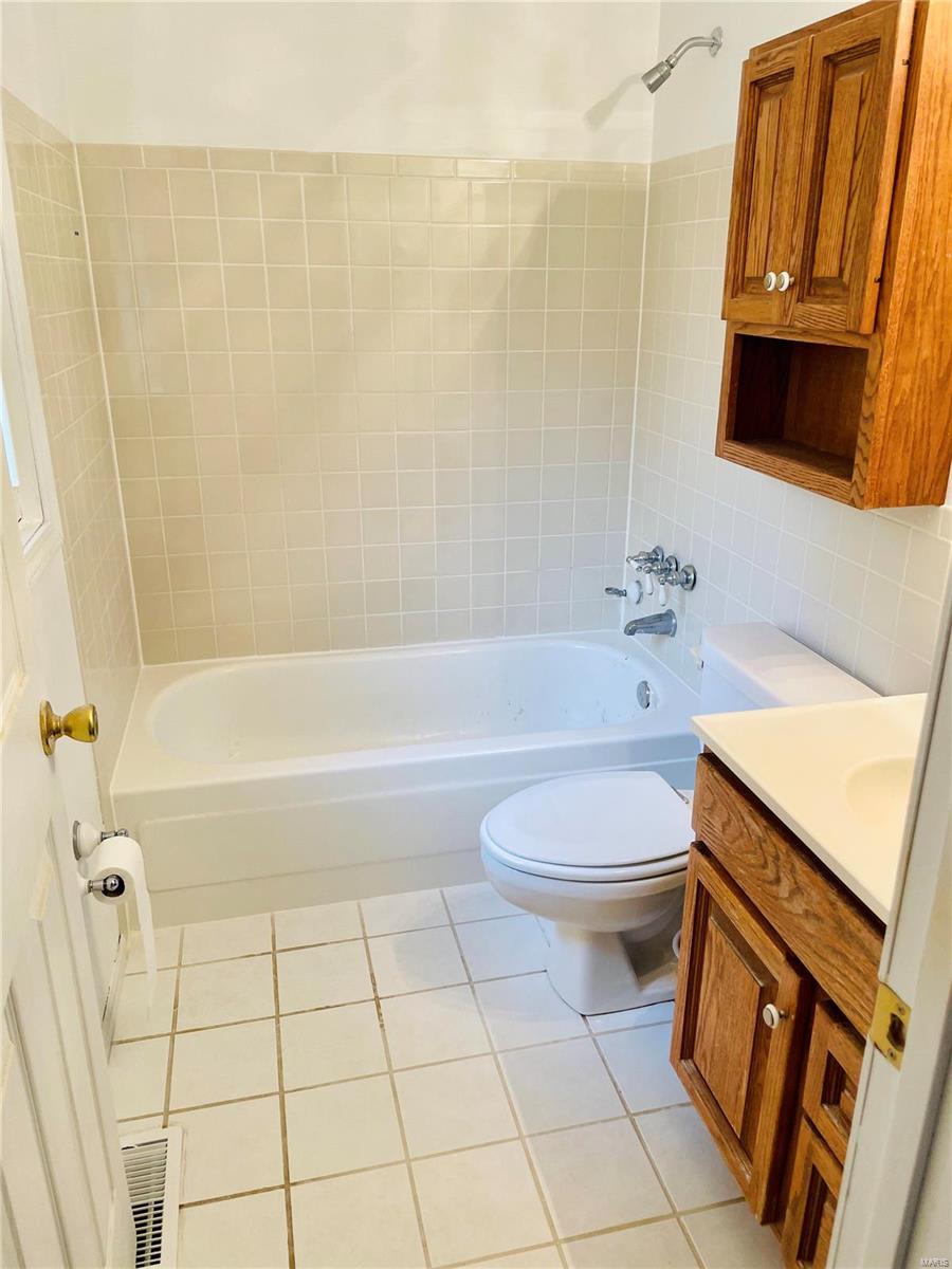 26 Roland Avenue Ballwin, MO 63021 - Photo 14 of 24 Gallery Image 14