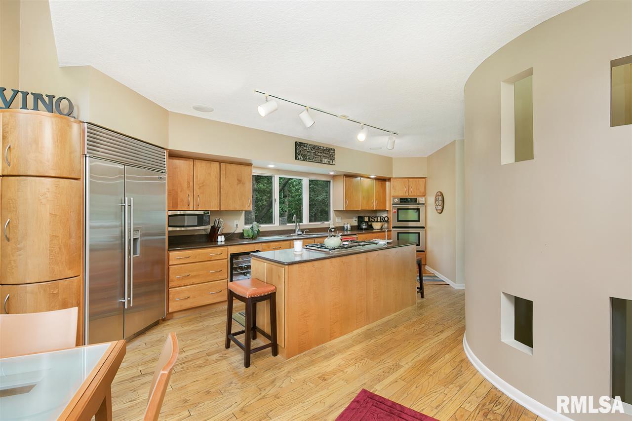 2209 Forest Road Davenport, IA 52803 - Photo 14 of 36 Gallery Image 14