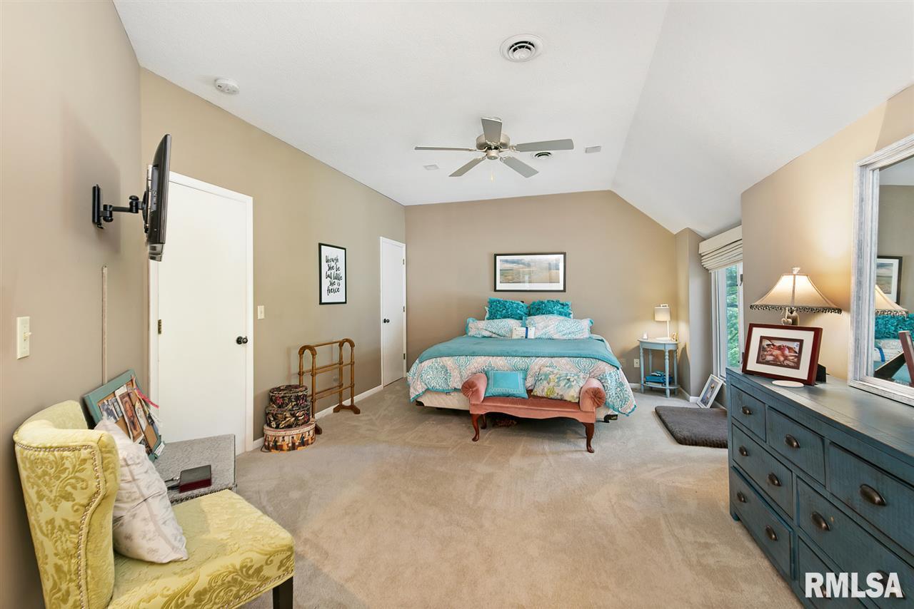 2209 Forest Road Davenport, IA 52803 - Photo 19 of 36 Gallery Image 19
