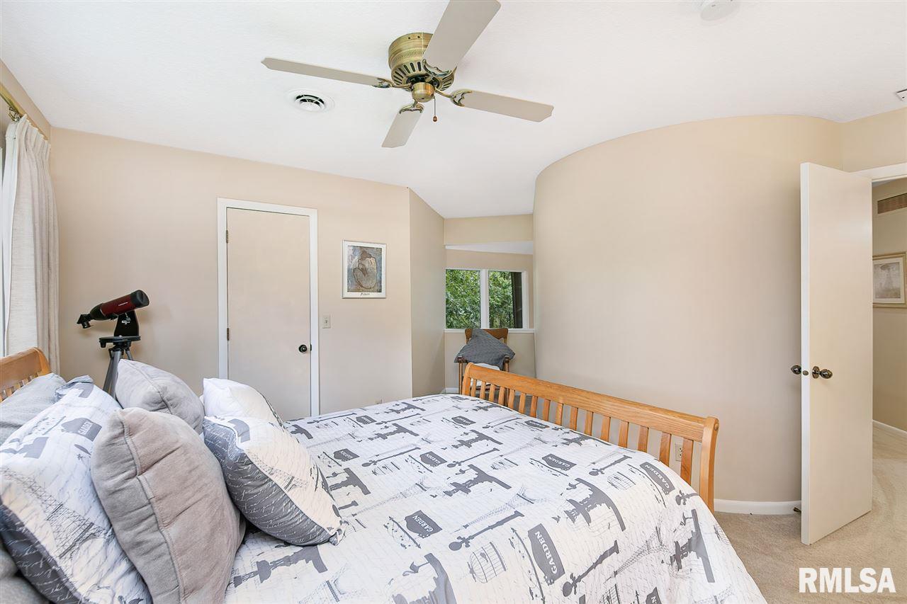 2209 Forest Road Davenport, IA 52803 - Photo 23 of 36 Gallery Image 23