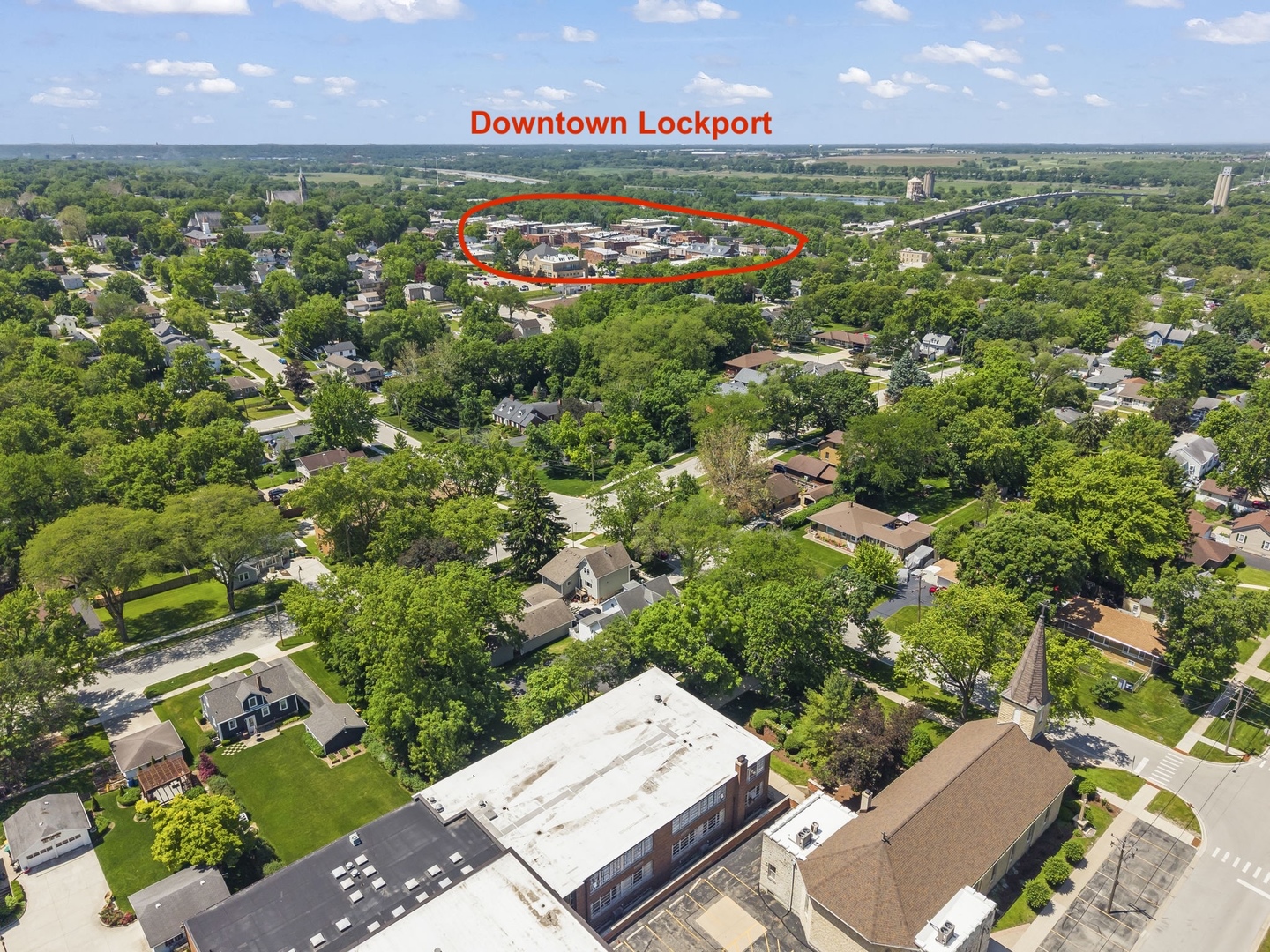 520 South Jefferson Street Lockport, IL 60441 - Photo 30 of 31 an aerial view of a house with a garden