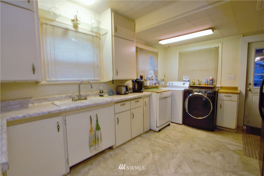 3608 Rucker Avenue Everett, WA 98201 - Photo 8 of 14 Gallery Image 8