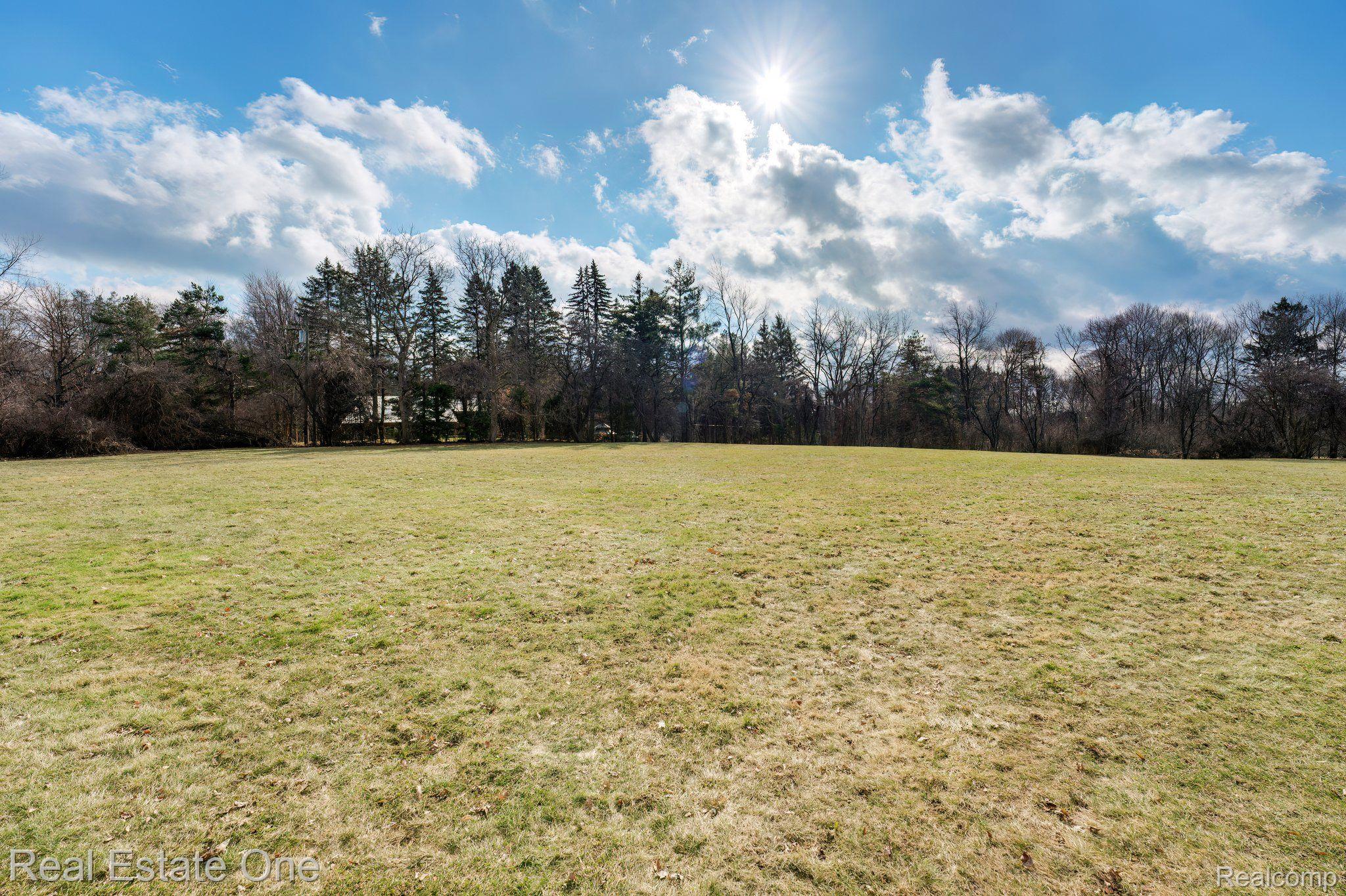 1185 Eton Cross Road Bloomfield Hills, MI 48304 - Photo 4 of 16 Gallery Image 4