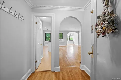 $449,000 | 17 Chatsworth Avenue, Unit 2K, Larchmont, NY 10538