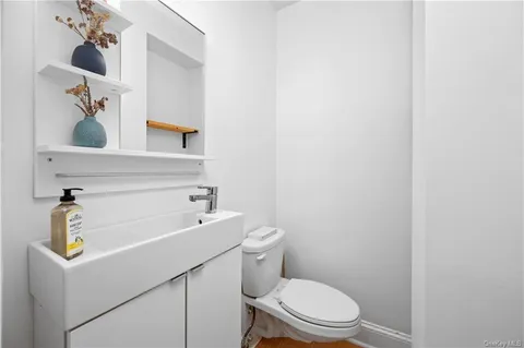 $449,000 | 17 Chatsworth Avenue, Unit 2K, Larchmont, NY 10538