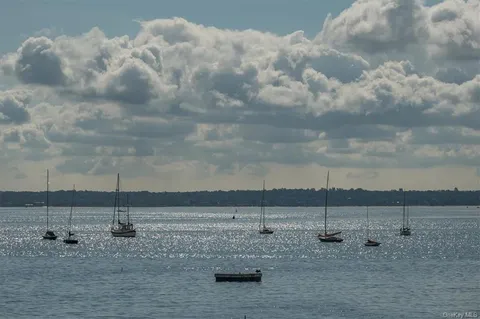 $449,000 | 17 Chatsworth Avenue, Unit 2K, Larchmont, NY 10538