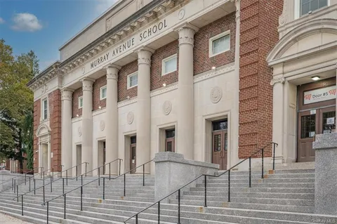 $449,000 | 17 Chatsworth Avenue, Unit 2K, Larchmont, NY 10538