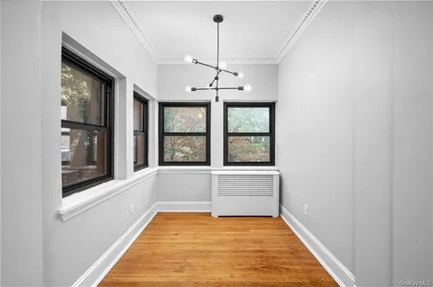 $449,000 | 17 Chatsworth Avenue, Unit 2K, Larchmont, NY 10538