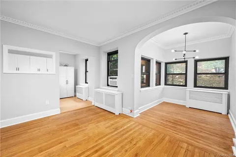 $449,000 | 17 Chatsworth Avenue, Unit 2K, Larchmont, NY 10538