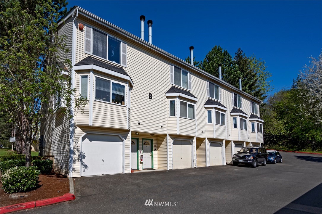 833 Southwest Sunset Boulevard, Unit B9 Renton, WA 98057 - Photo 1 of 24