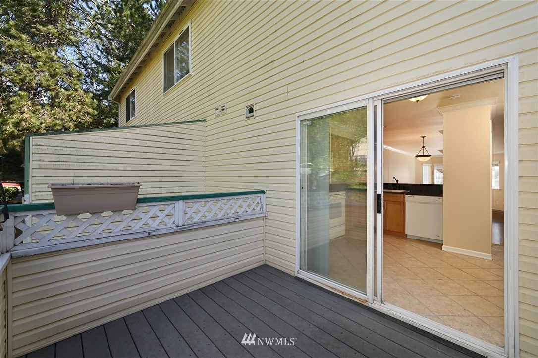 833 Southwest Sunset Boulevard, Unit B9 Renton, WA 98057 - Photo 14 of 24