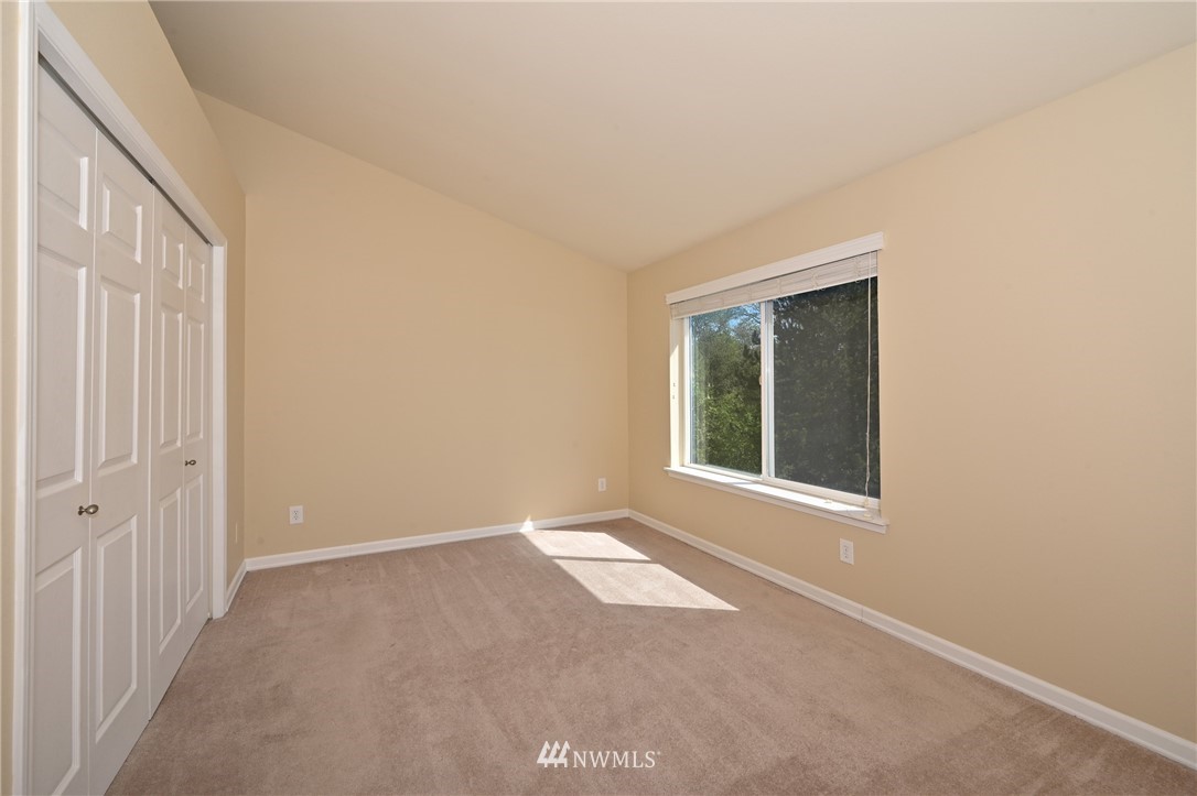 833 Southwest Sunset Boulevard, Unit B9 Renton, WA 98057 - Photo 16 of 24