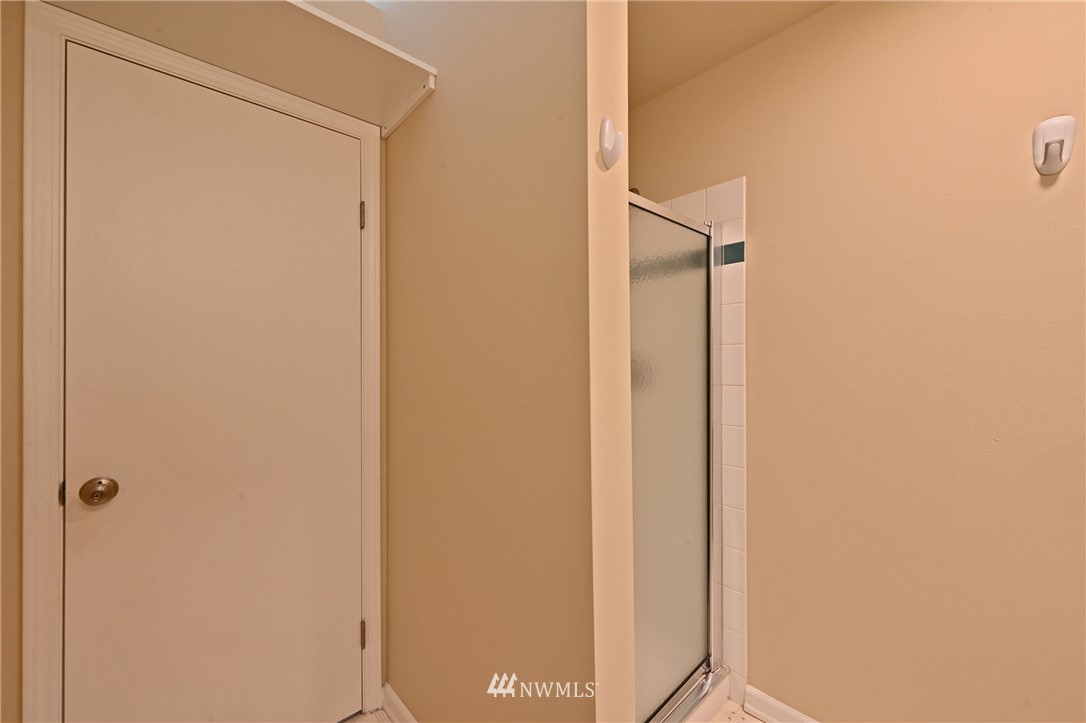 833 Southwest Sunset Boulevard, Unit B9 Renton, WA 98057 - Photo 20 of 24