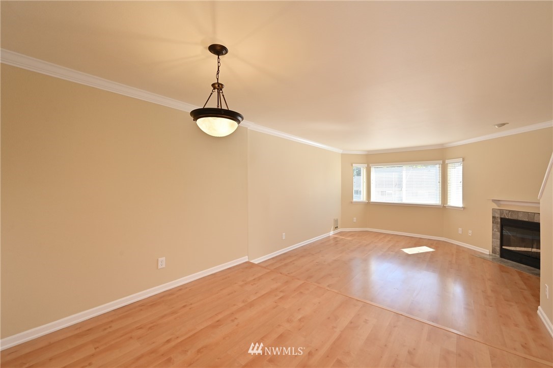 833 Southwest Sunset Boulevard, Unit B9 Renton, WA 98057 - Photo 5 of 24