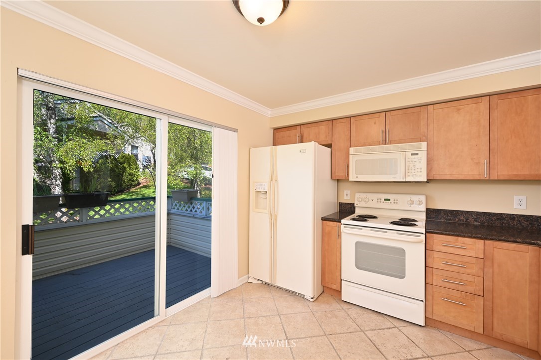 833 Southwest Sunset Boulevard, Unit B9 Renton, WA 98057 - Photo 10 of 24