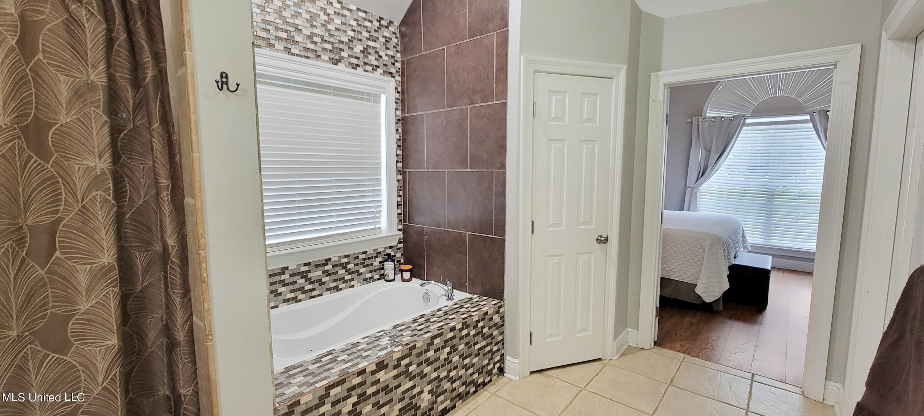 17095 Fenton Dedeaux Road Kiln, MS 39556 - Photo 17 of 23 Master Bath