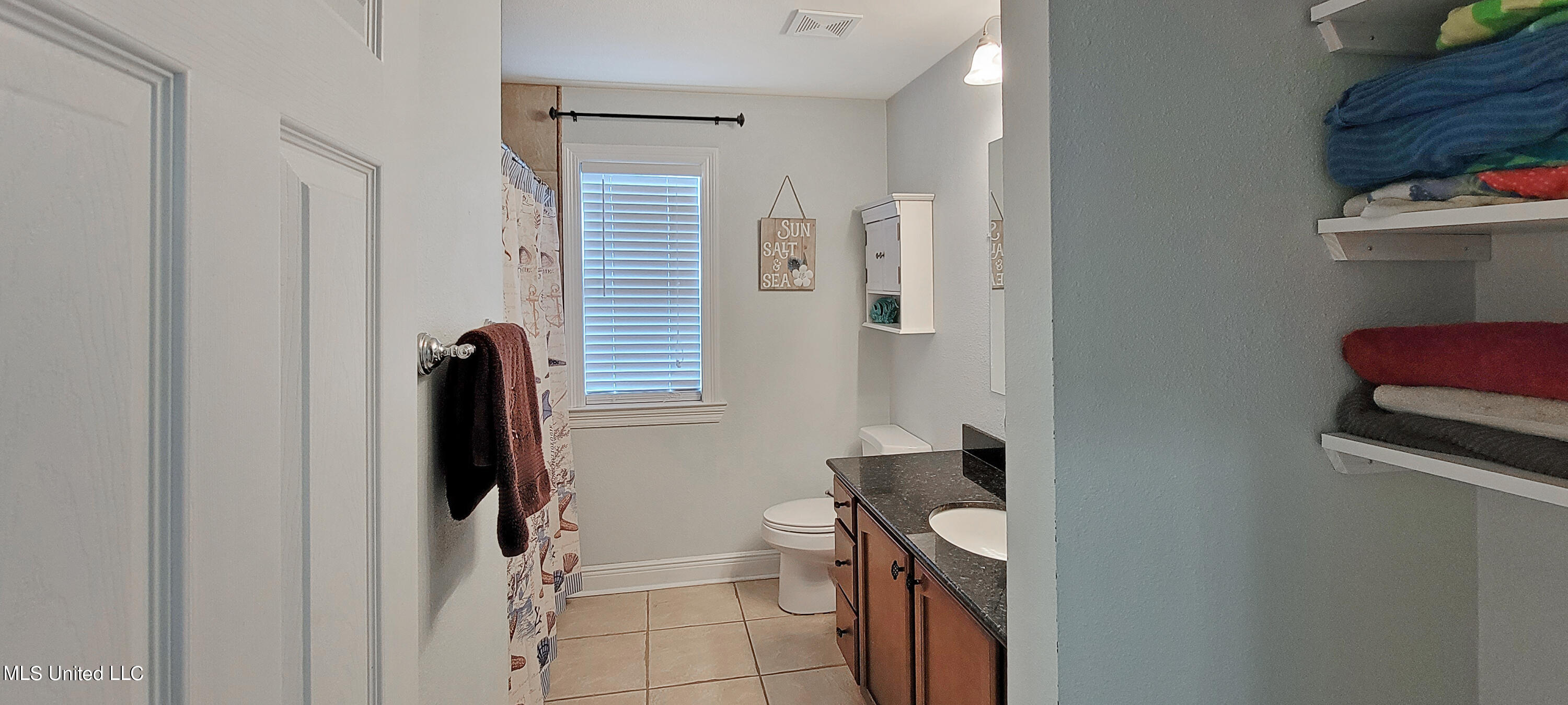 17095 Fenton Dedeaux Road Kiln, MS 39556 - Photo 21 of 23 Hall Bath