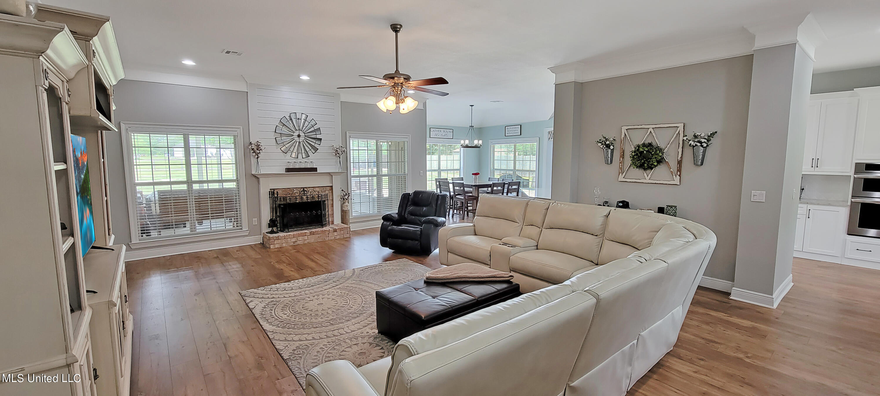 17095 Fenton Dedeaux Road Kiln, MS 39556 - Photo 10 of 23 Living Room